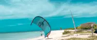 Kitesurfing on Palm Beach